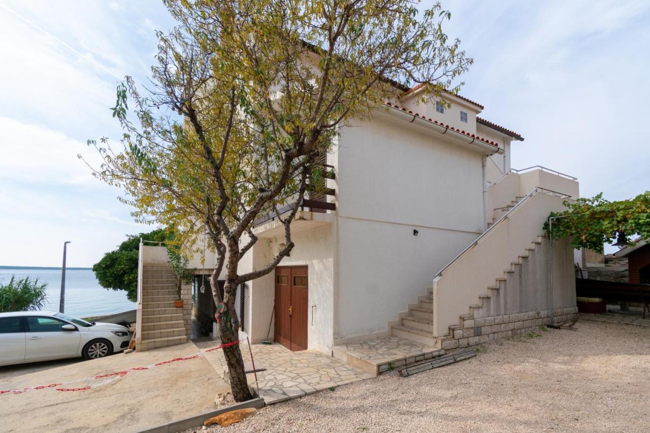 Apartments By The Sea Mandre, Pag - 4101 Kolan Esterno foto