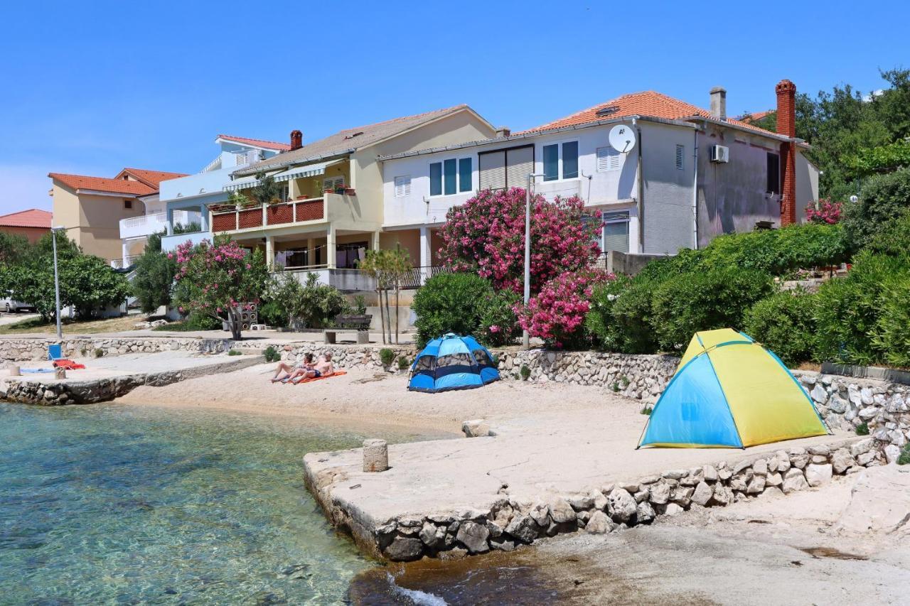 Apartments By The Sea Mandre, Pag - 4101 Kolan Esterno foto
